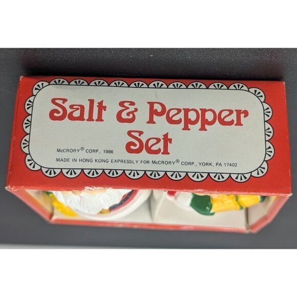 Vintage 1986 McCrory Corp Mr. and Mrs. Claus Salt and Pepper Shakers Hong Kong - Picture 5 of 5